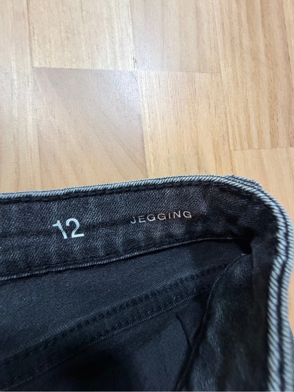 a.n.a Women's Black Skinny Jeans with Pearl Embellishment B7